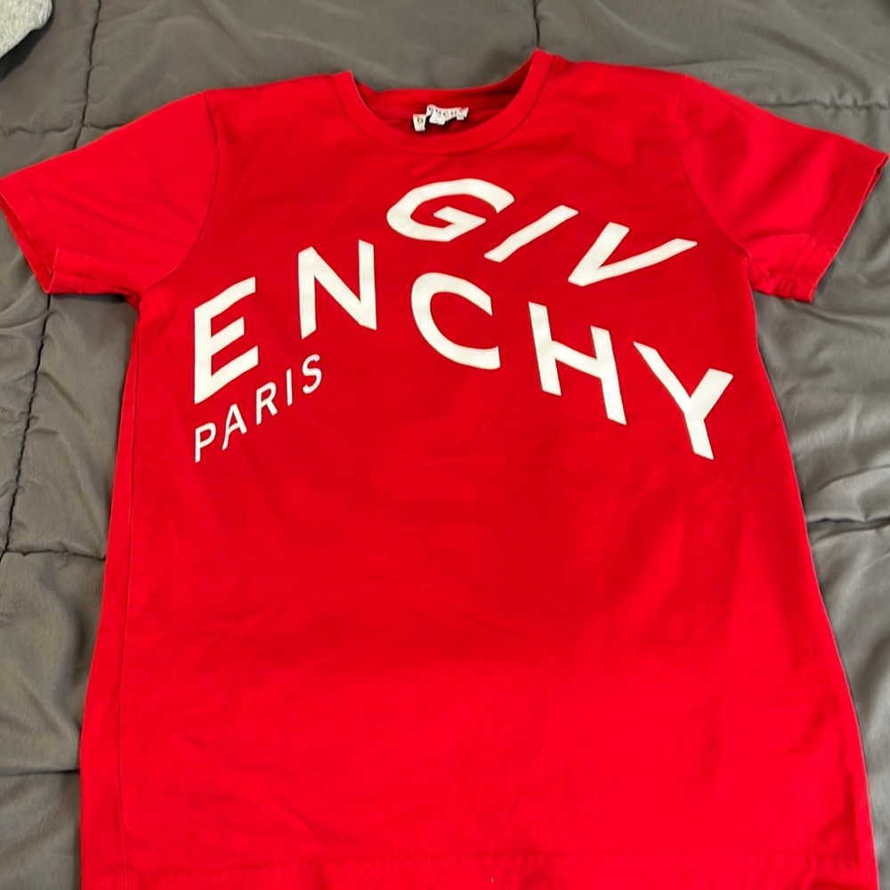 Givenchy boys authentic tee size 12 worn